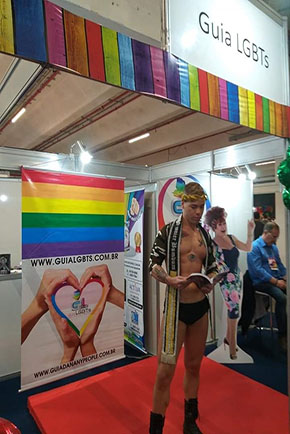 DISTRIBUIÇÃO DO GUIA LGBTS 12ª EDIÇÃO NA FEIRA EXPO PRIDE QUE ACONTECEU DIA 7 E 8 DE SETEMBRO 2019